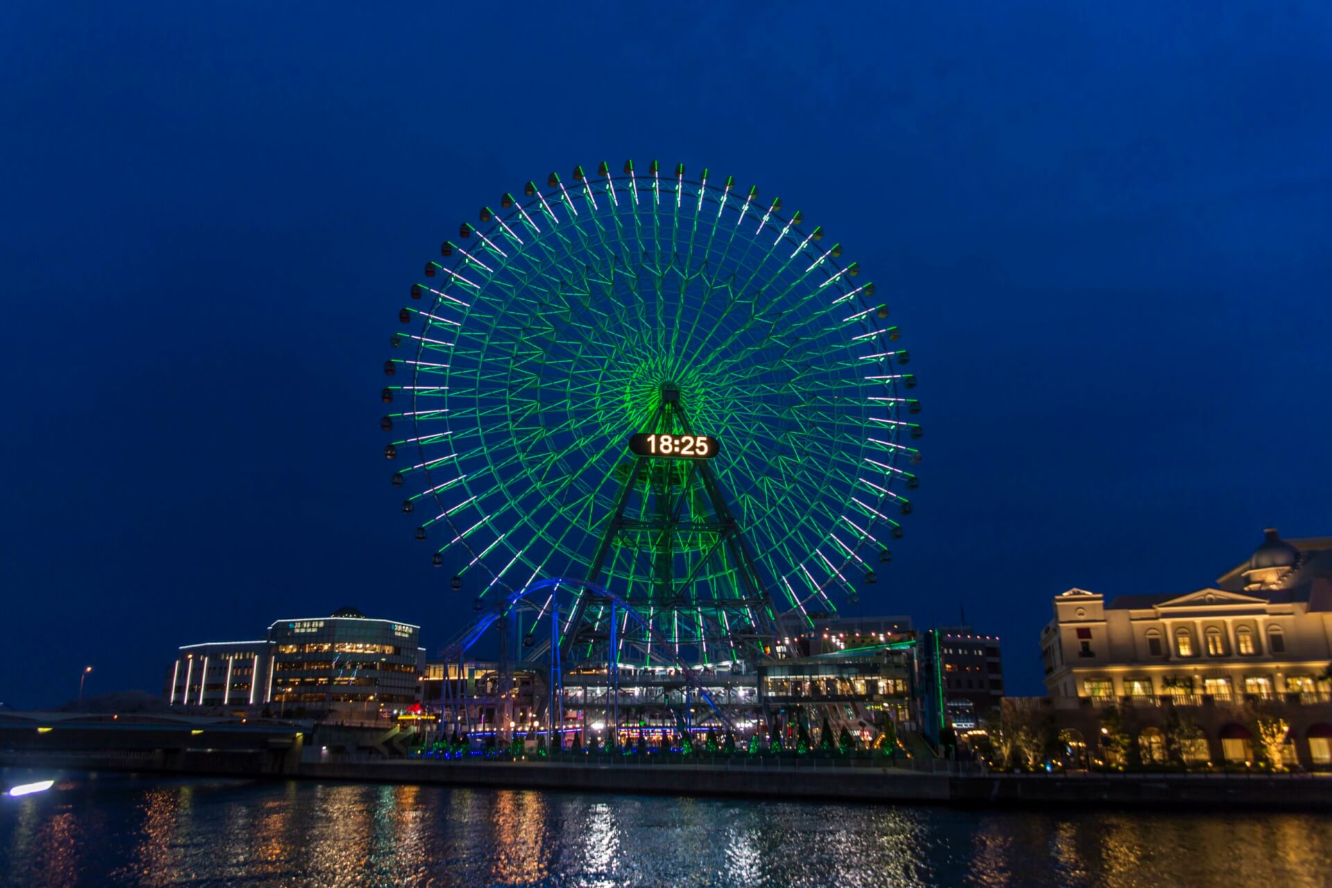 世界メンタルヘルスデー グリーンライトアップ 大観覧車 コスモクロック21 緑色にライトアップ 横浜みなとみらい21公式ウェブサイト 世界メンタルヘルスデー グリーンライトアップ 大観覧車 コスモクロック21 緑色にライトアップ 横浜みなとみらい21公式ウェブサイト