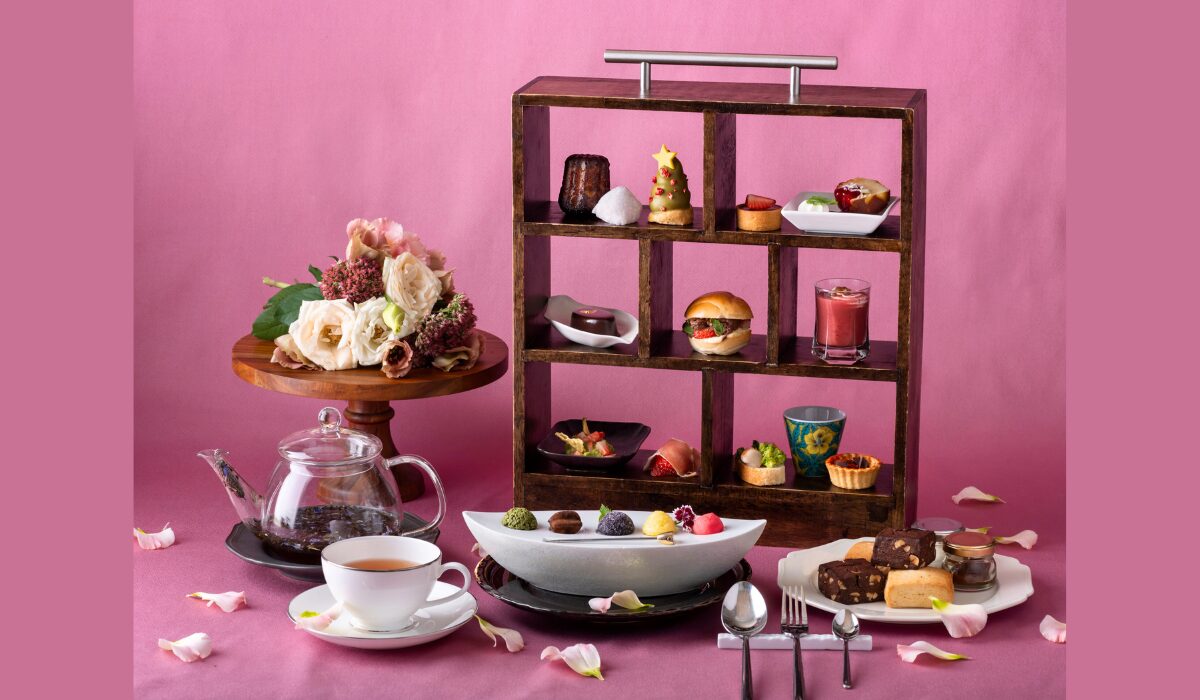 横浜みなとみらいの絶景ホテルで楽しむ【Xmas2025】苺とチョコレートを使用したXmasアフタヌーンティーセット 🫖11/1(土)から