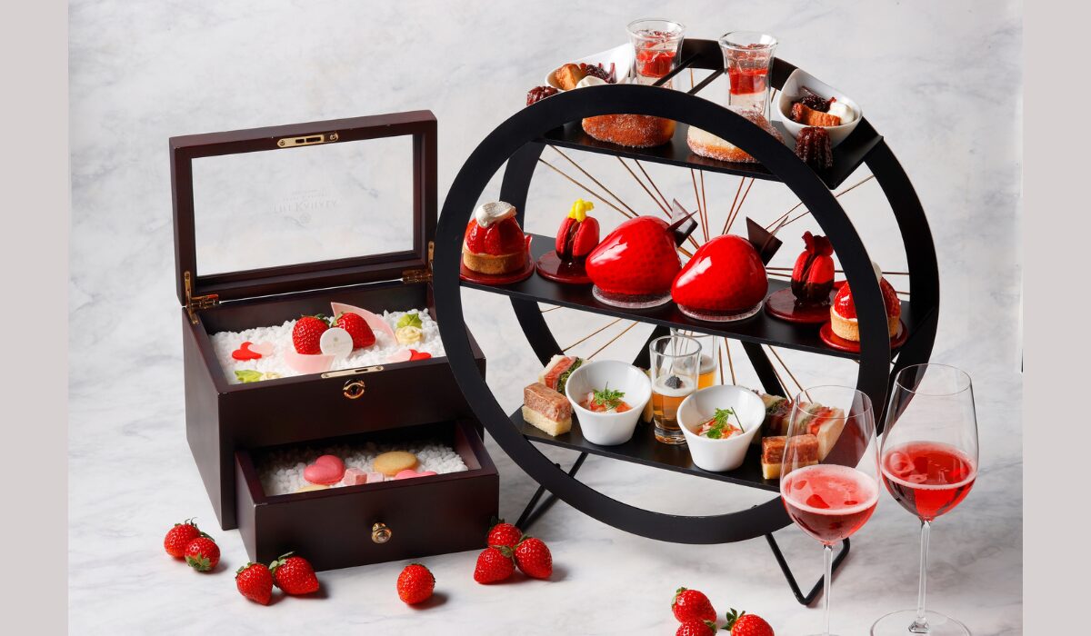 艶めく赤が彩る、優雅なひととき　「Strawberry Afternoon Tea」11/29(土)より予約受付開始の写真