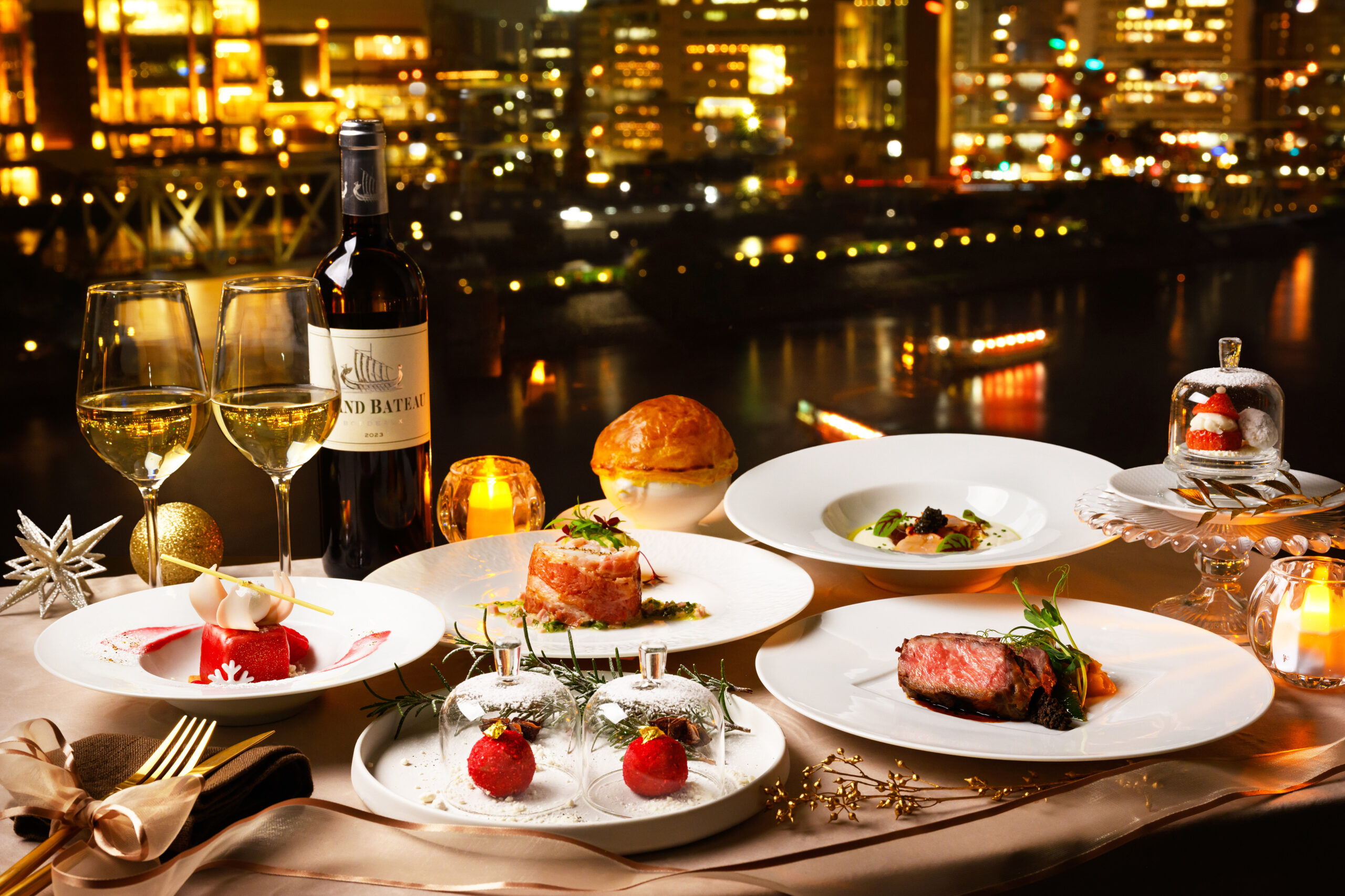 【アニヴェルセルカフェ みなとみらい横浜】ANNIVERSAIRE Christmas 2025 　―特別な夜を彩るディナー＆ランチコース