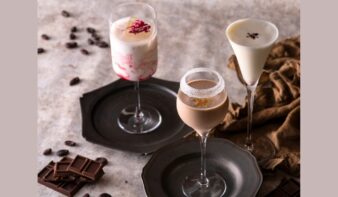 夜景とともに味わう、冬限定・ショコラと果実のデザートカクテルの画像