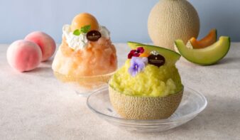 フルーツを贅沢に味わう夏限定スイーツ　プレミアムかき氷「クラウンメロン」と「桃」登場の画像