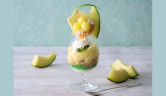 旬のメロンを贅沢に味わう「パルフェ メロン～メロンのパフェ～」期間限定で登場の画像