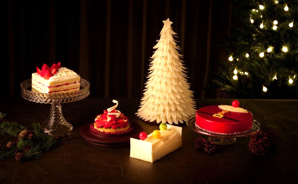 サンタのムースケーキや高さ約38cmのツリーも！クリスマスケーキ4種が登場